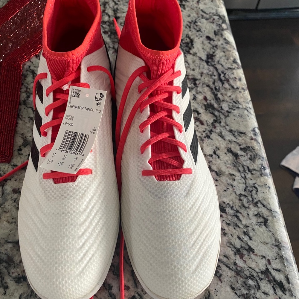 Adidas predator tango 18.3